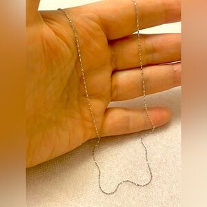 Elegant Sterling Silver Necklace. Stamped 925 Italy 🇮🇹